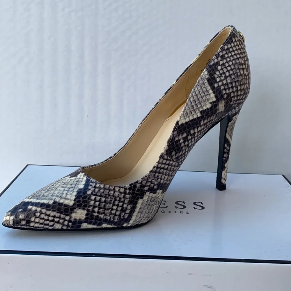 New GUESS Crew2 Women's Shoes SZ 7